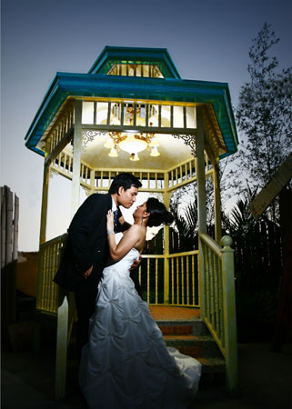 Sample'outdoorlike' wedding shoot in BA Photo Studio
