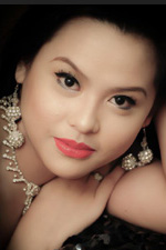 Fashionline by Kelly Cuachon