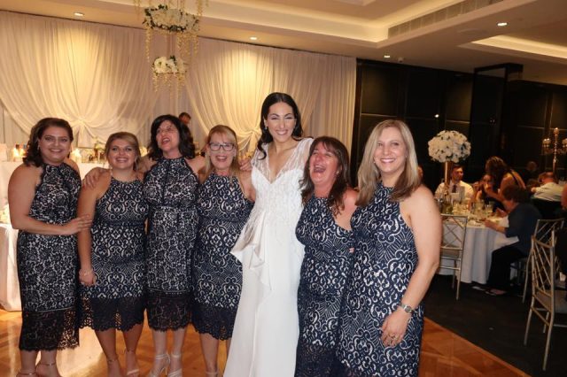 six women wore the same dress to a wedding six women wore the same dress to a wedding