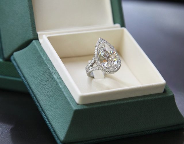 paris hilton engagement ring greenandco paris hilton engagement ring greenandco