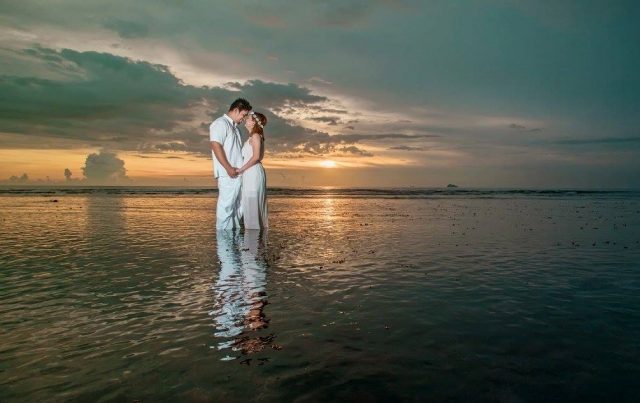 beach prenup photo eye in d sky beach prenup photo eye in d sky